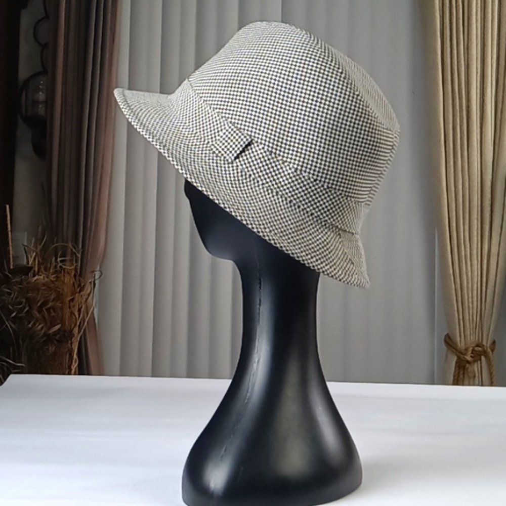 Henschel Hat Co. Mens Hat.